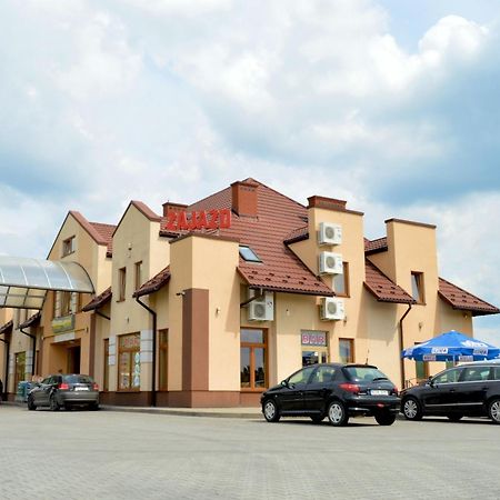 Zajazd Партиня Екстер'єр фото
